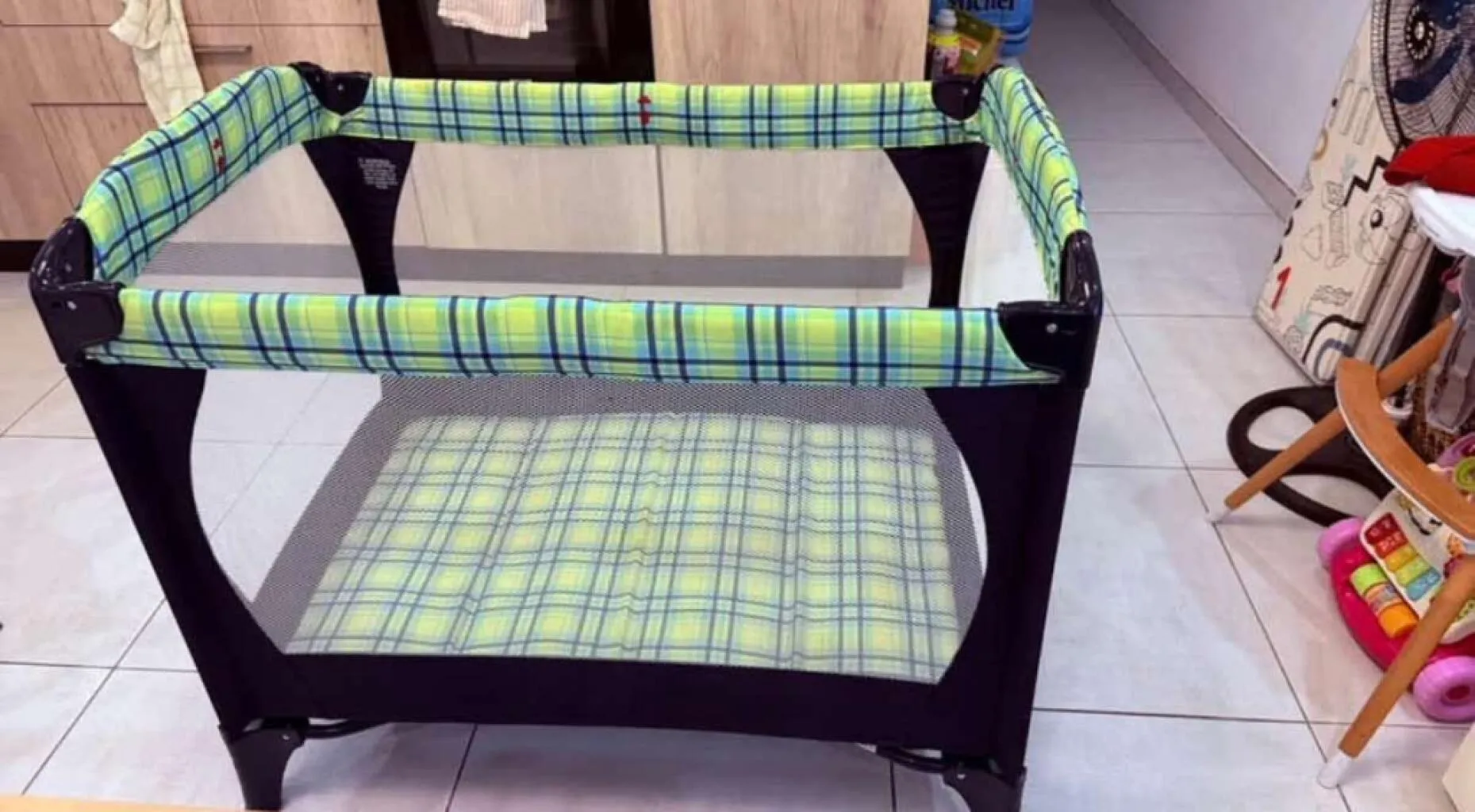 Portable playpen