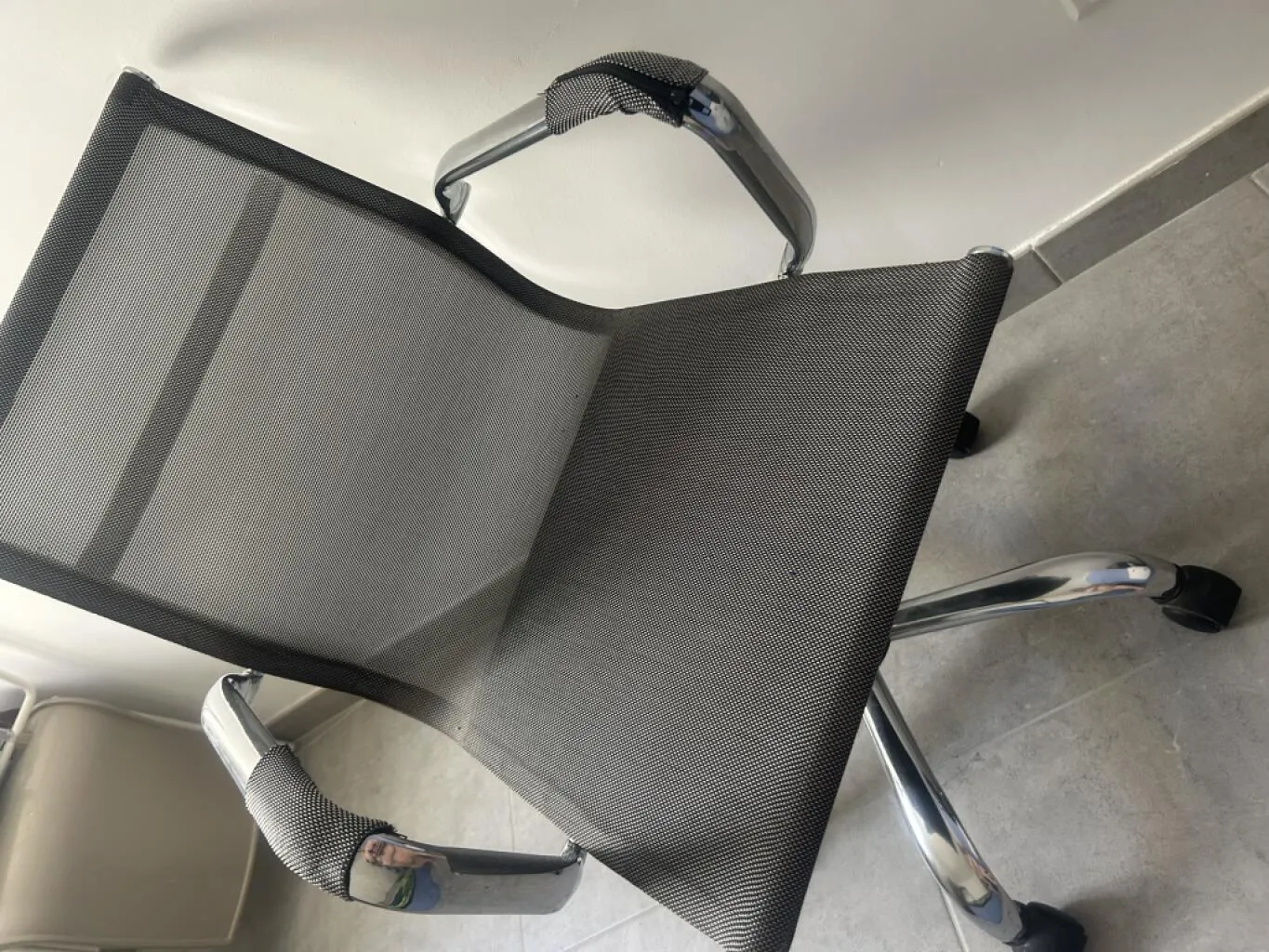 OFFICE CHAIR